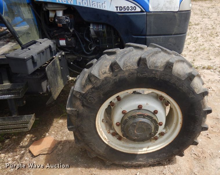 image for item DD3024 2010 New Holland TD5030 tractor
