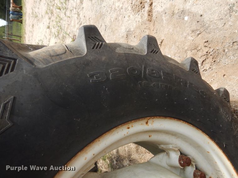 image for item DD3024 2010 New Holland TD5030 tractor