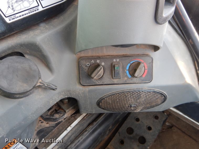 image for item DD6314 2012 Bobcat T770 skid steer