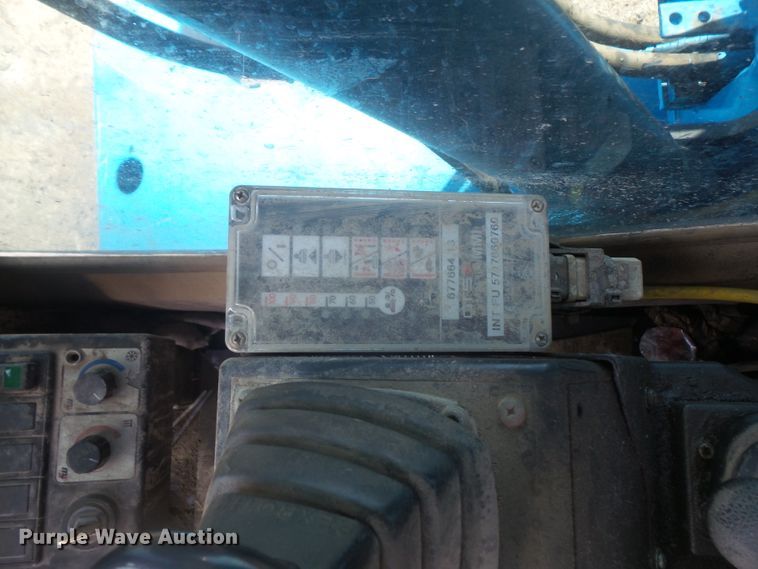 image for item DE2395 2005 Fuchs MHL 331 rubber tire excavator