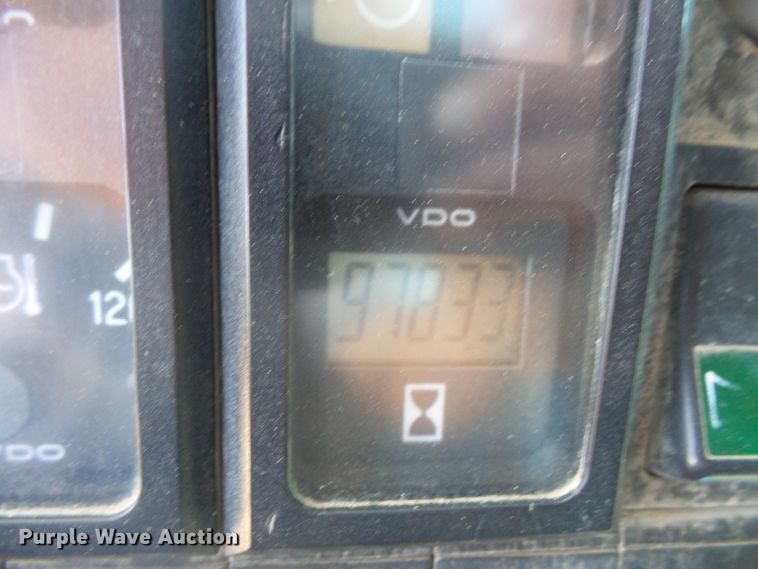 image for item DE2395 2005 Fuchs MHL 331 rubber tire excavator