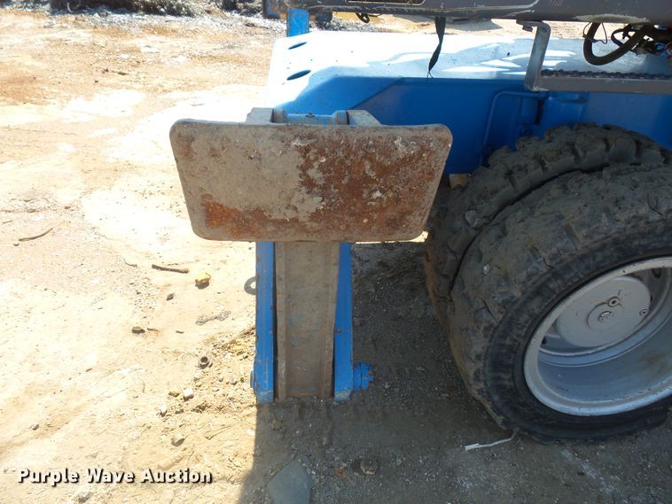 image for item DE2395 2005 Fuchs MHL 331 rubber tire excavator