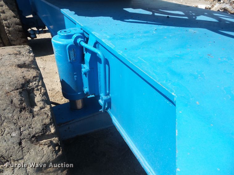 image for item DE2395 2005 Fuchs MHL 331 rubber tire excavator