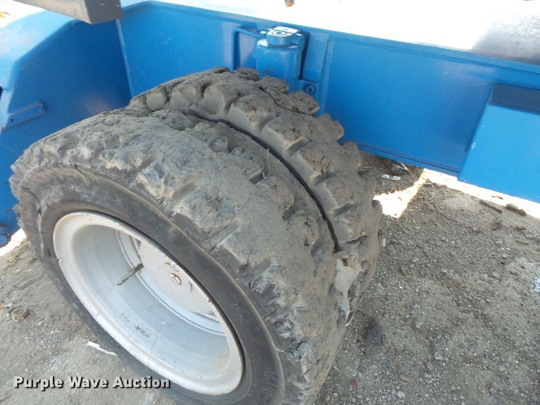 image for item DE2395 2005 Fuchs MHL 331 rubber tire excavator