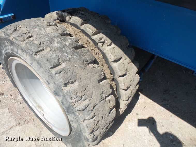 image for item DE2395 2005 Fuchs MHL 331 rubber tire excavator