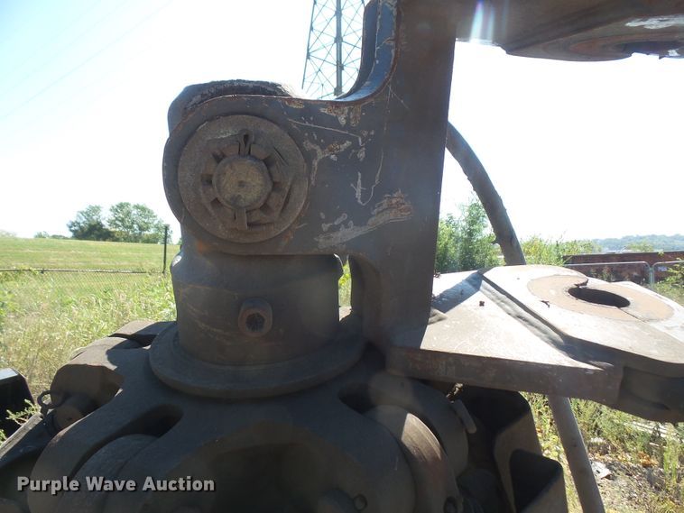 image for item DE2395 2005 Fuchs MHL 331 rubber tire excavator