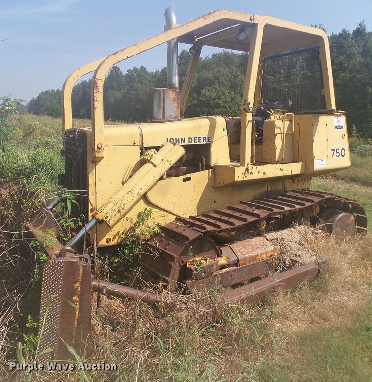 image for item DE7984 1981 John Deere 750 dozer