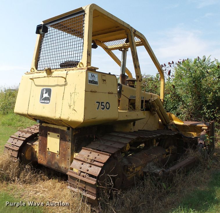 image for item DE7984 1981 John Deere 750 dozer