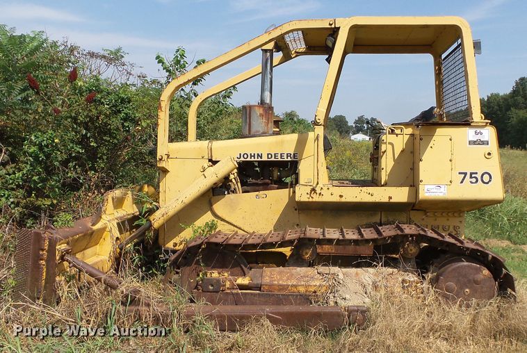 image for item DE7984 1981 John Deere 750 dozer
