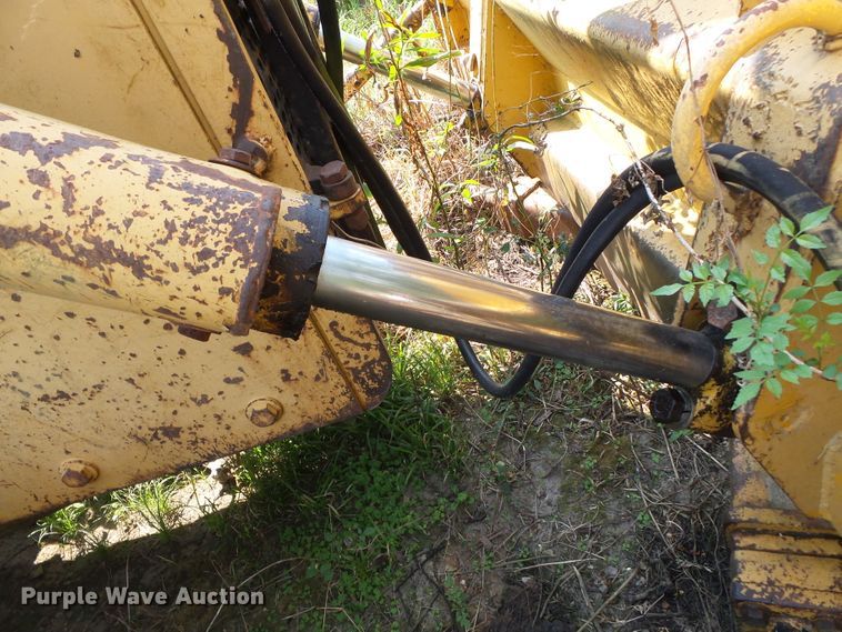 image for item DE7984 1981 John Deere 750 dozer