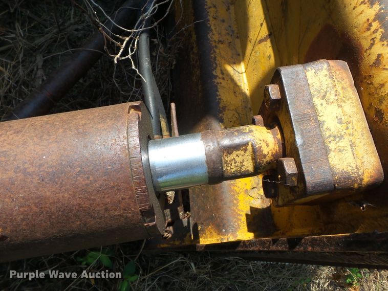 image for item DE7984 1981 John Deere 750 dozer