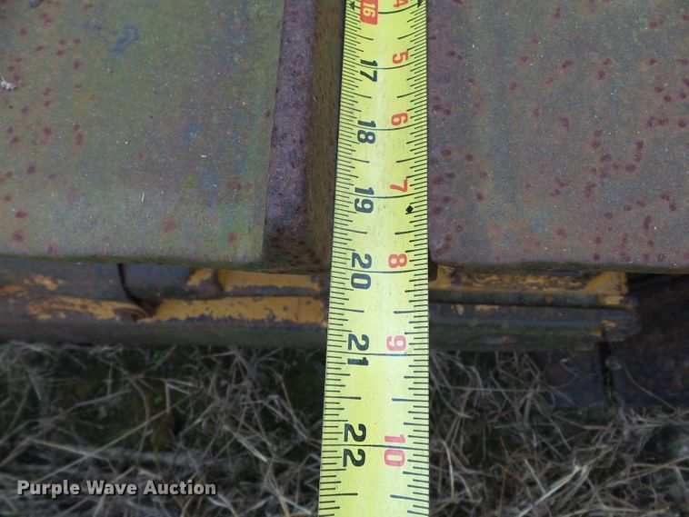 image for item DE7984 1981 John Deere 750 dozer