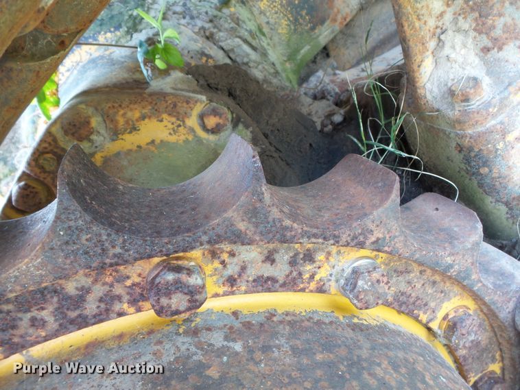 image for item DE7984 1981 John Deere 750 dozer