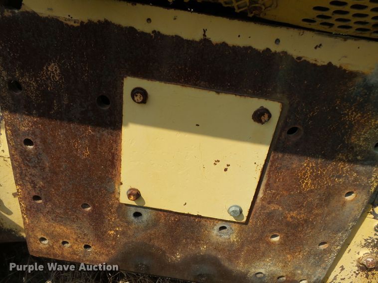 image for item DE7984 1981 John Deere 750 dozer