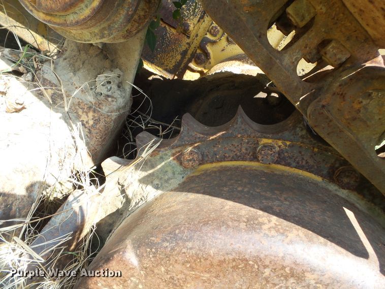 image for item DE7984 1981 John Deere 750 dozer