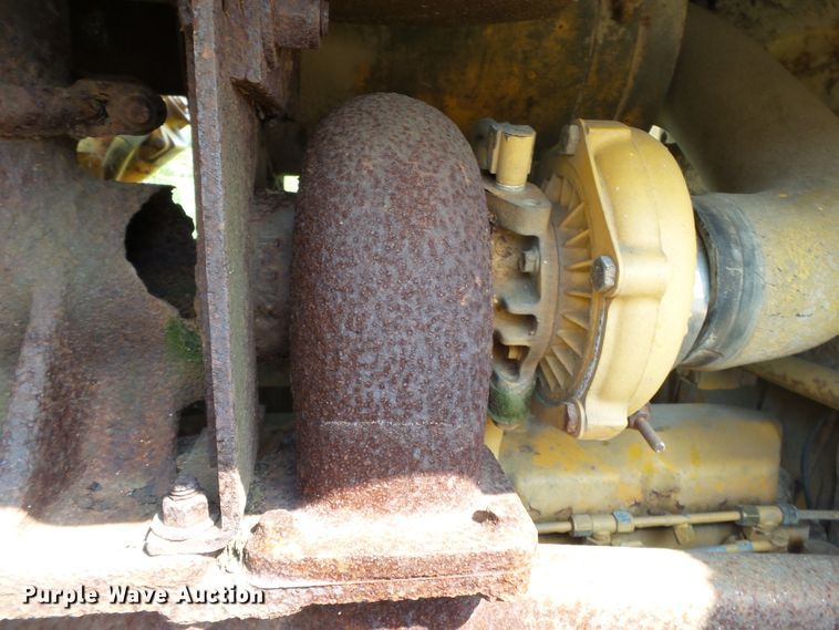 image for item DE7984 1981 John Deere 750 dozer