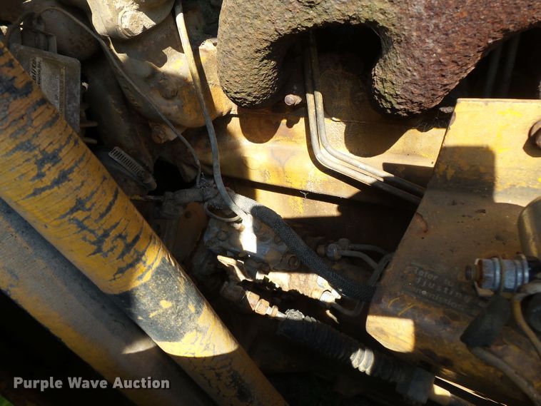 image for item DE7984 1981 John Deere 750 dozer