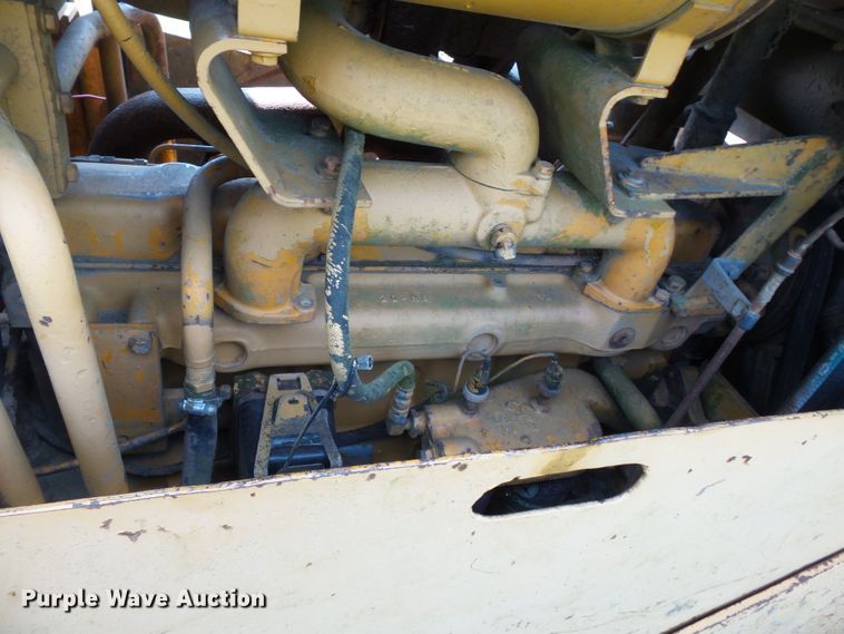 image for item DE7984 1981 John Deere 750 dozer