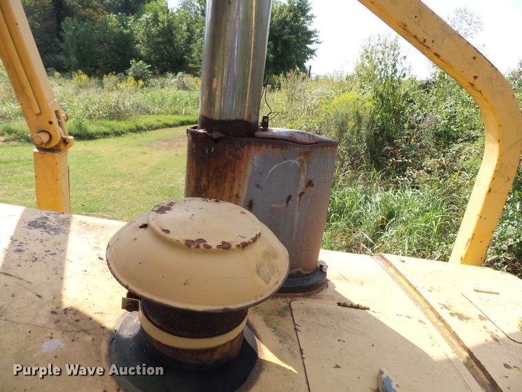 image for item DE7984 1981 John Deere 750 dozer