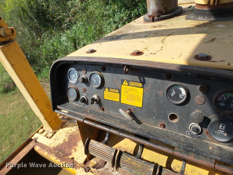 image for item DE7984 1981 John Deere 750 dozer