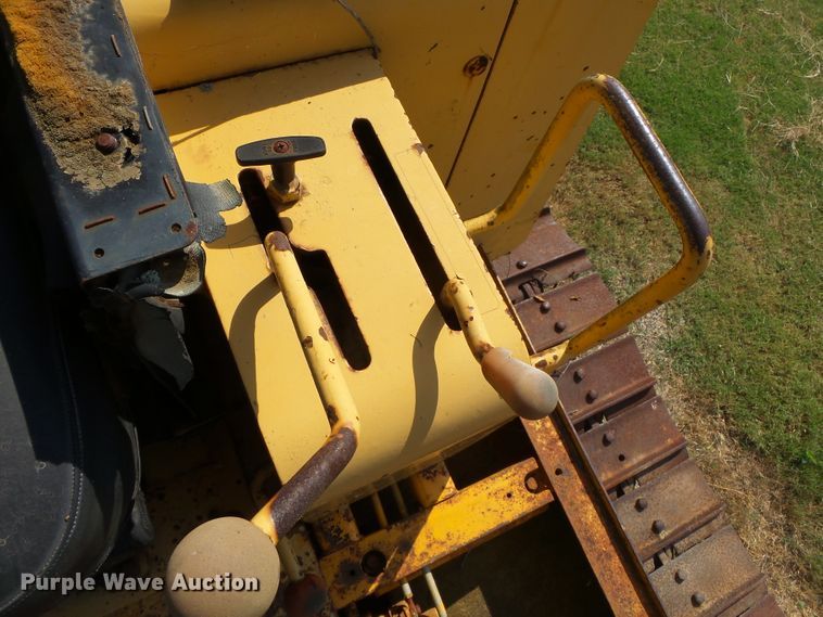 image for item DE7984 1981 John Deere 750 dozer