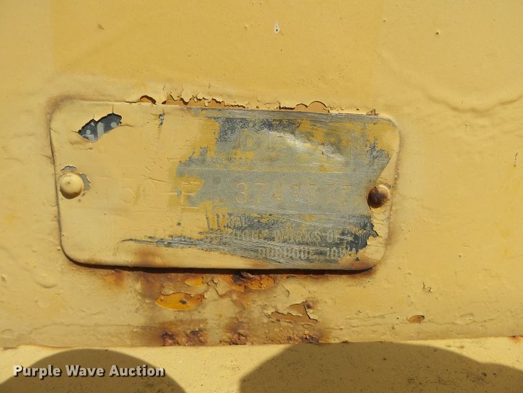 image for item DE7984 1981 John Deere 750 dozer