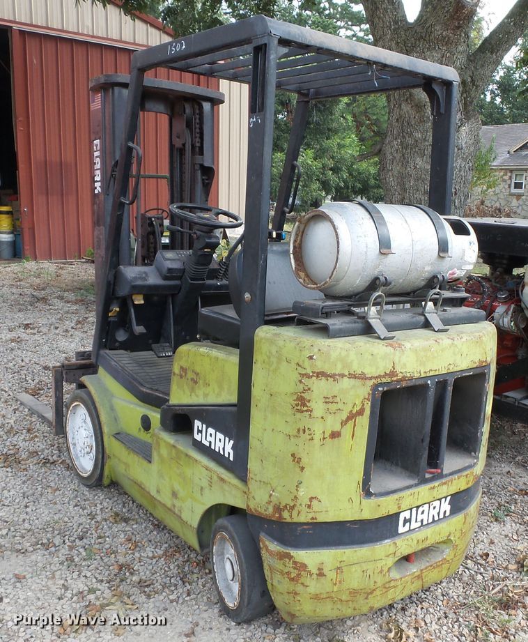 image for item DE7986 Clark CGC25 forklift