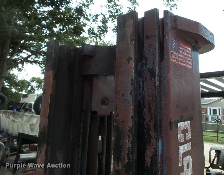 image for item DE7986 Clark CGC25 forklift