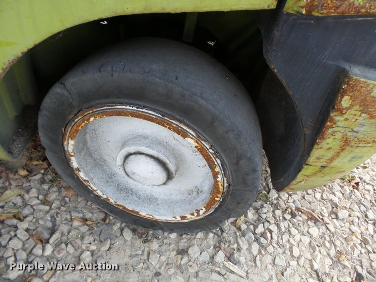 image for item DE7986 Clark CGC25 forklift