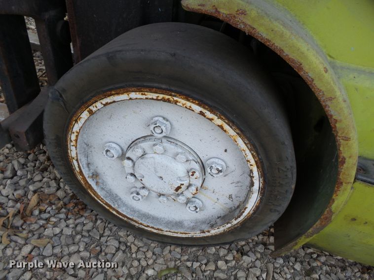 image for item DE7986 Clark CGC25 forklift