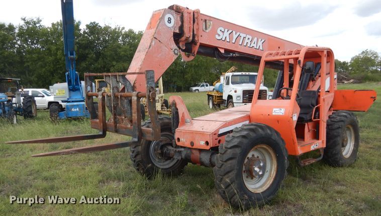 image for item DF2581 2007 SkyTrak 8042 telehandler