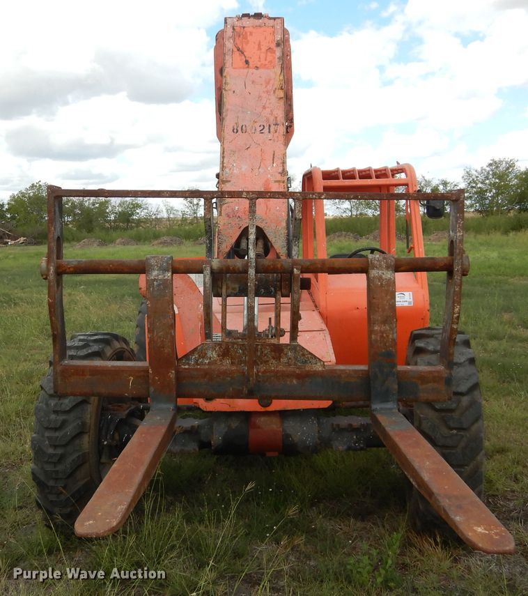 image for item DF2581 2007 SkyTrak 8042 telehandler