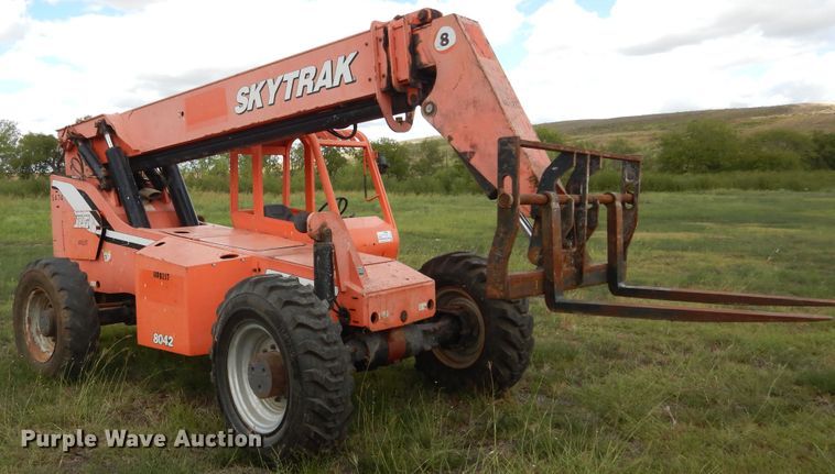 image for item DF2581 2007 SkyTrak 8042 telehandler
