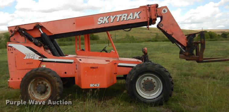 image for item DF2581 2007 SkyTrak 8042 telehandler