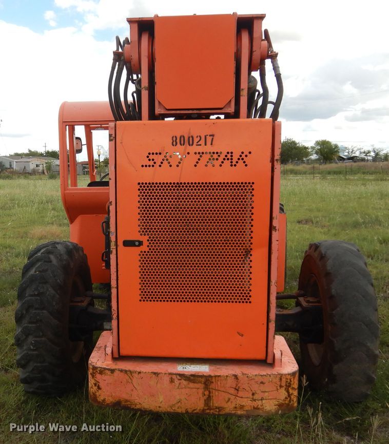 image for item DF2581 2007 SkyTrak 8042 telehandler