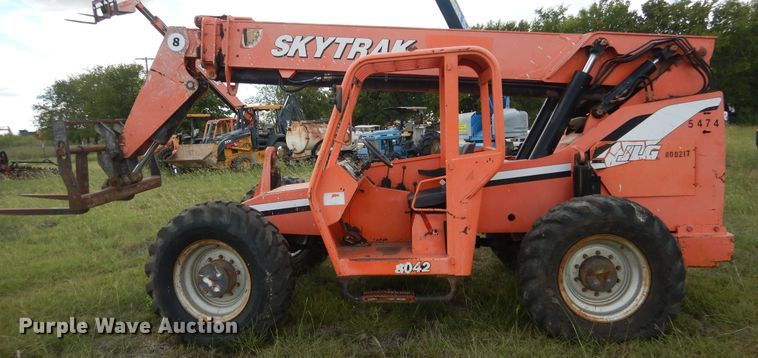 image for item DF2581 2007 SkyTrak 8042 telehandler