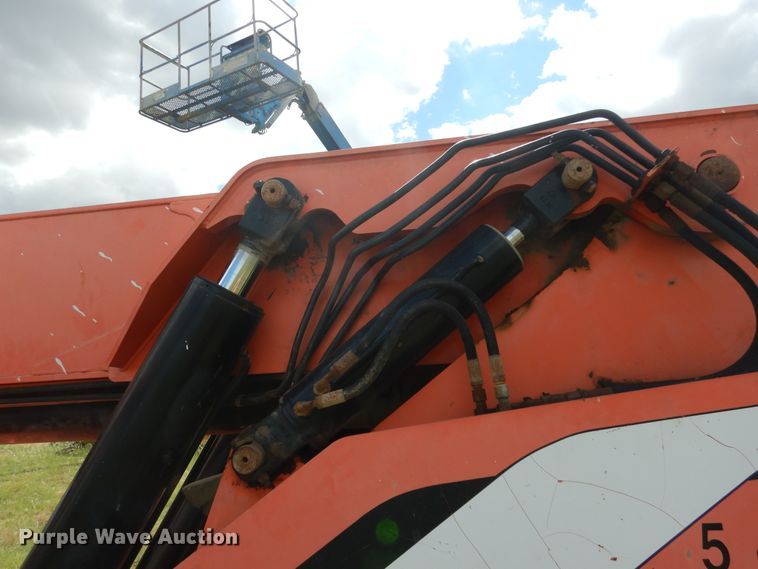 image for item DF2581 2007 SkyTrak 8042 telehandler