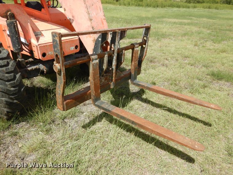 image for item DF2581 2007 SkyTrak 8042 telehandler