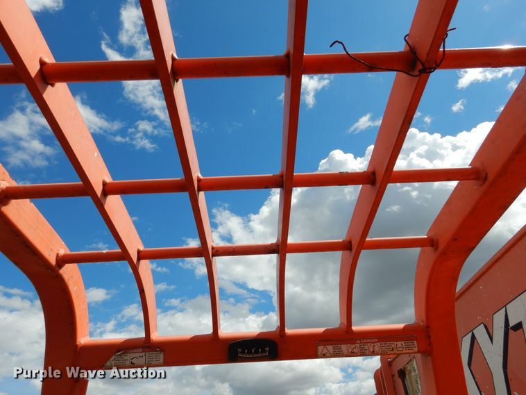 image for item DF2581 2007 SkyTrak 8042 telehandler