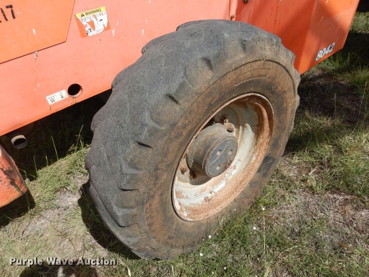 image for item DF2581 2007 SkyTrak 8042 telehandler