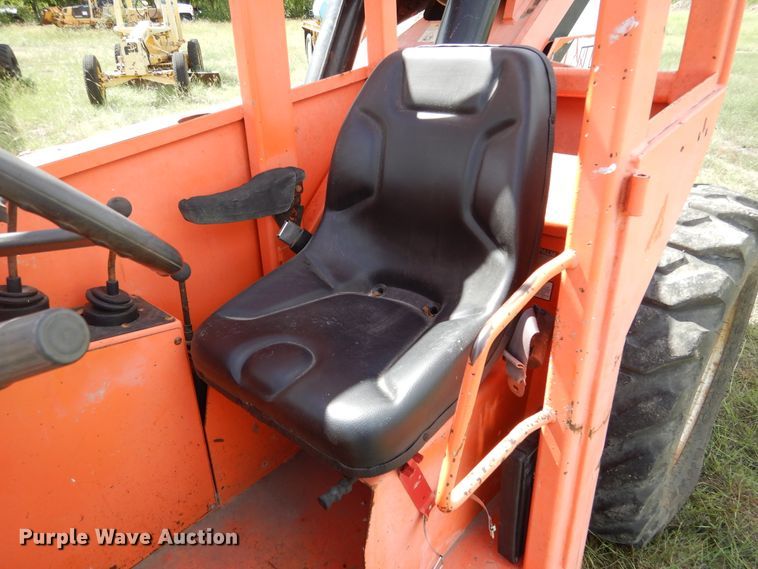 image for item DF2581 2007 SkyTrak 8042 telehandler