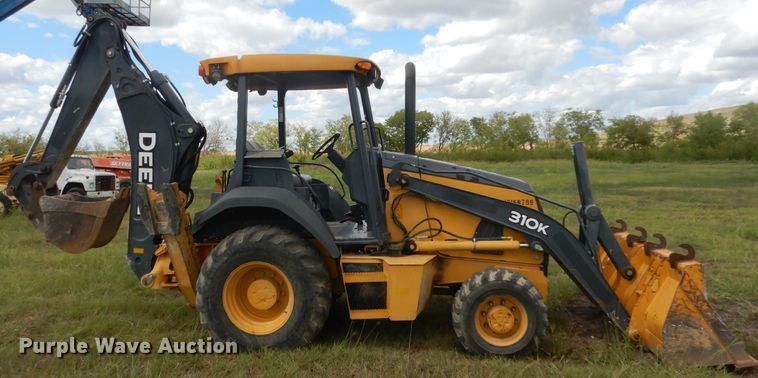 image for item DF2582 2013 John Deere 310K backhoe