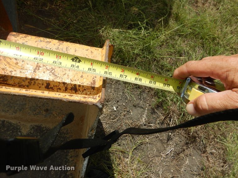 image for item DF2582 2013 John Deere 310K backhoe