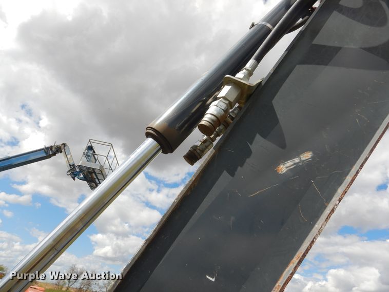 image for item DF2582 2013 John Deere 310K backhoe