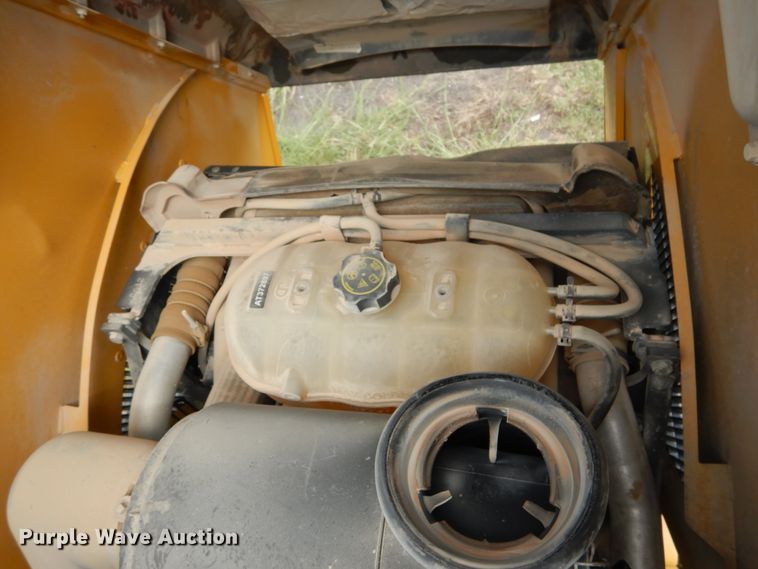 image for item DF2582 2013 John Deere 310K backhoe