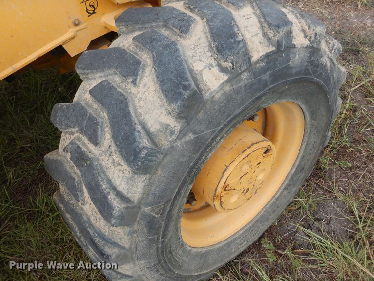 image for item DF2582 2013 John Deere 310K backhoe