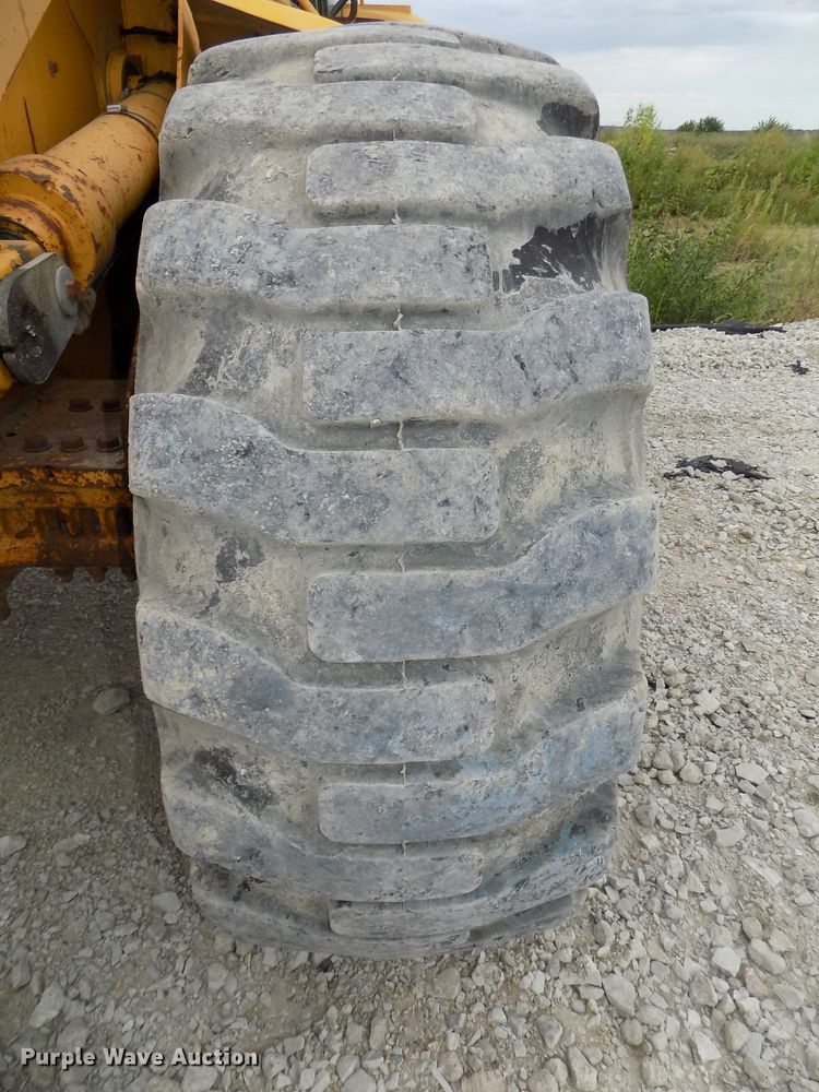 image for item DG2434 John Deere 624H wheel loader