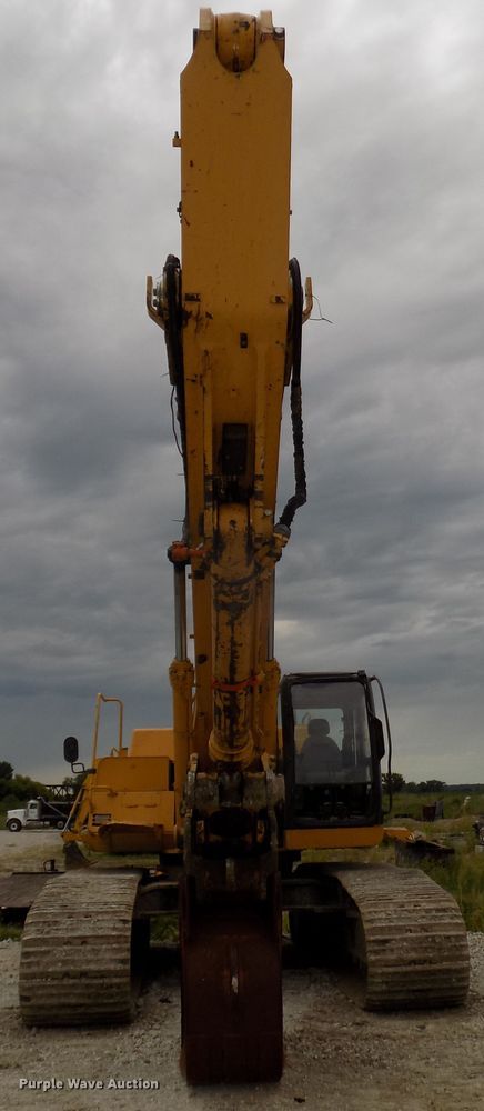 image for item DG2435 2003 John Deere 450C LC excavator