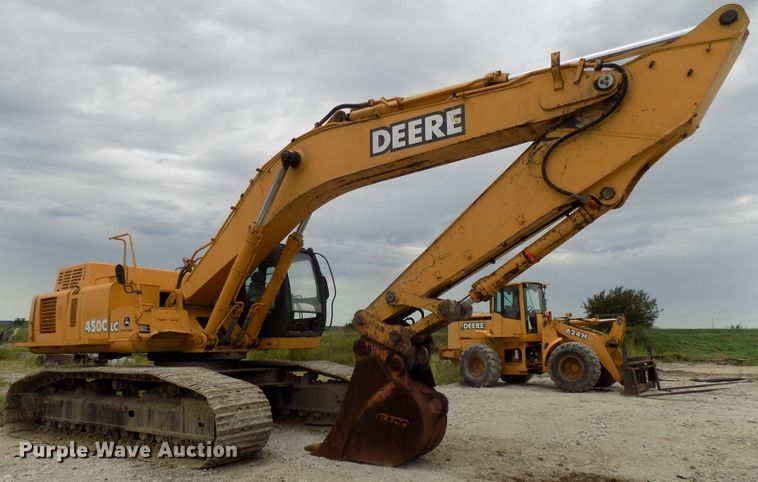 image for item DG2435 2003 John Deere 450C LC excavator