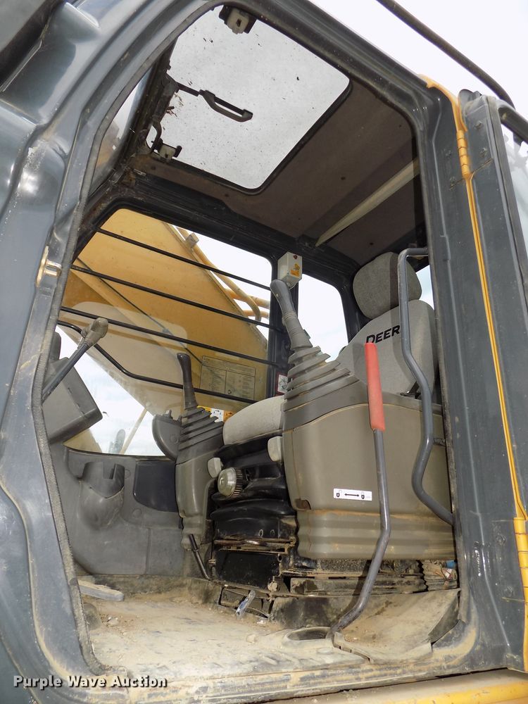 image for item DG2435 2003 John Deere 450C LC excavator